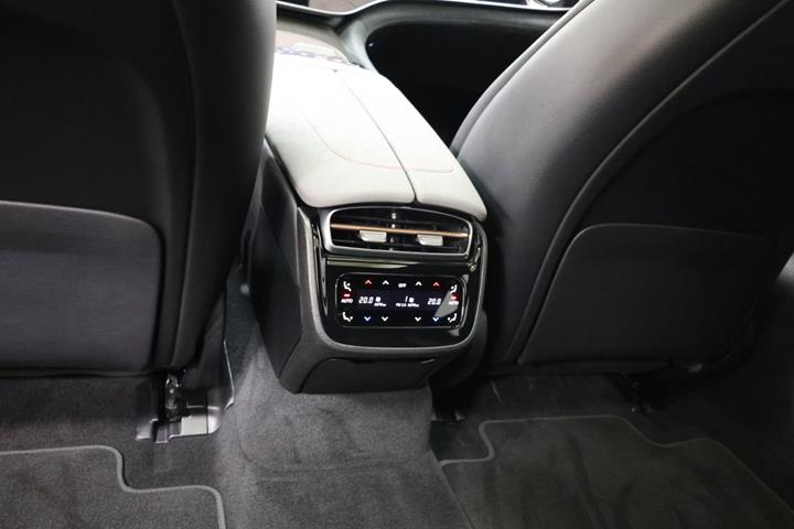 Sort Mercedes EQS53 fra 2023