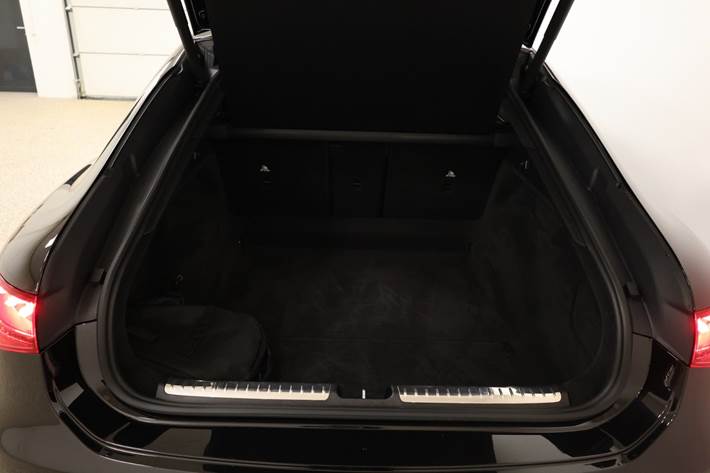 Sort Mercedes EQS53 fra 2023
