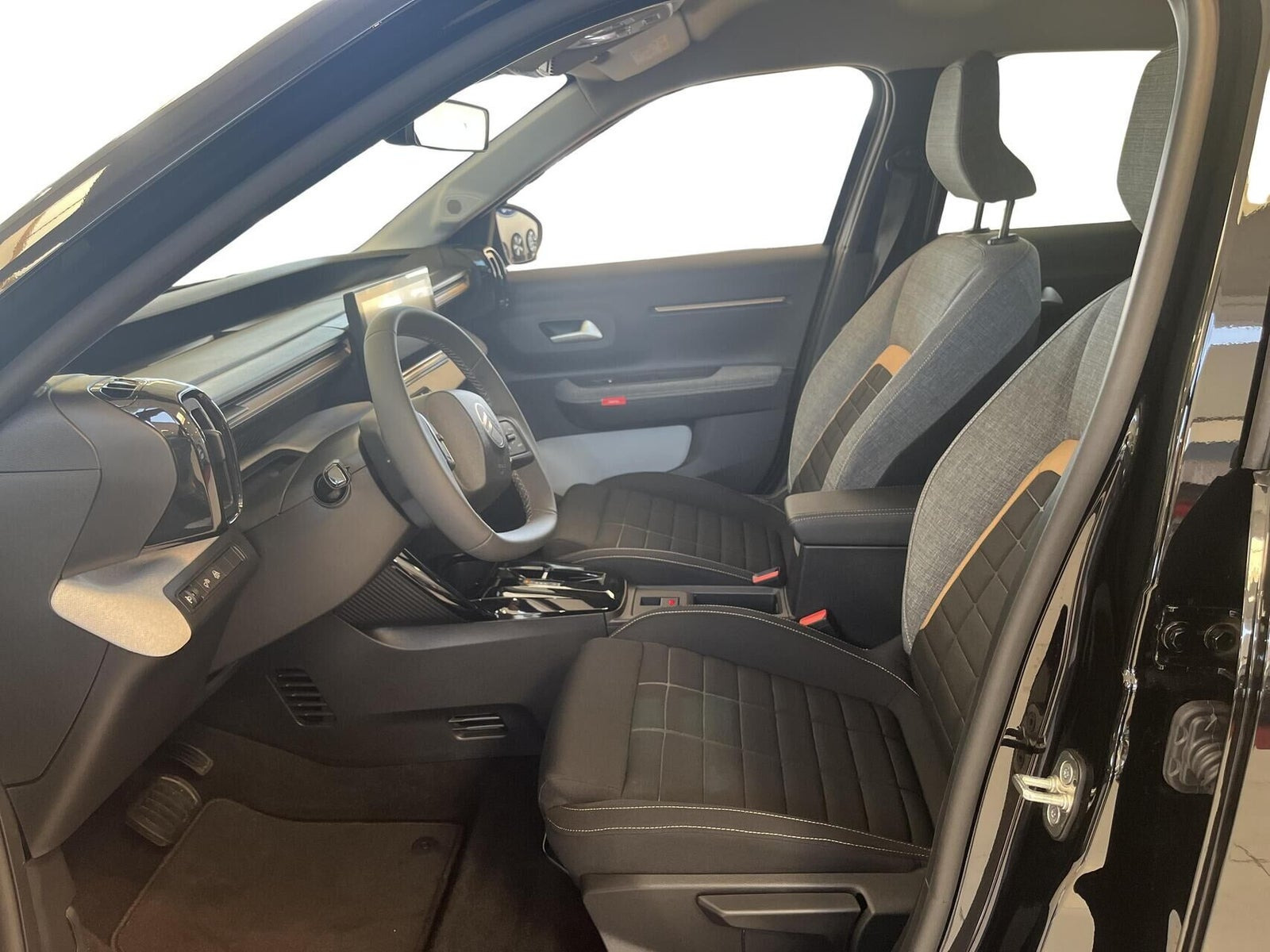 Sort Citroën e-C3 Aircross fra 2026
