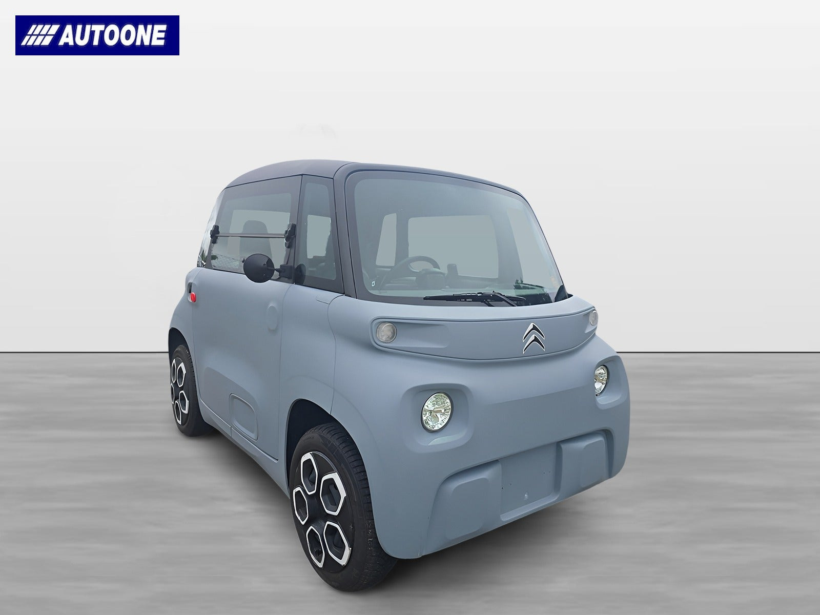 Blå Citroën Ami fra 2022 set udefra