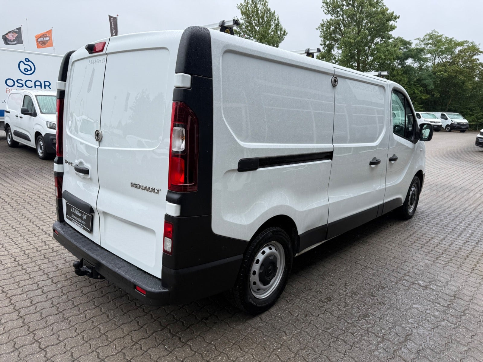 Hvid Renault Trafic T29 fra 2021