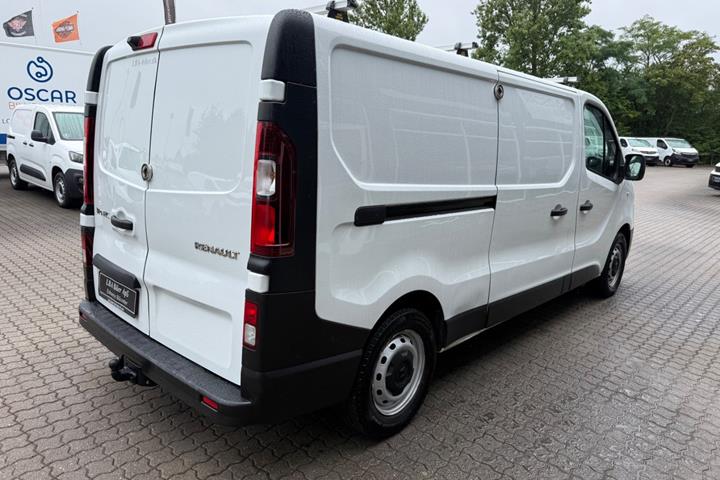 Hvid Renault Trafic T29 fra 2021