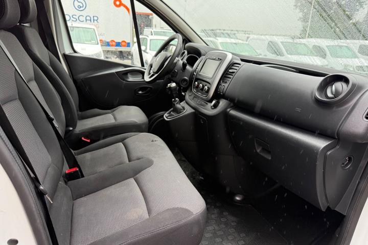 Hvid Renault Trafic T29 fra 2021
