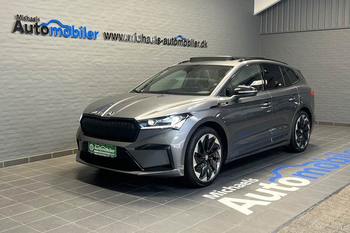 Grå Skoda Enyaq fra 2025 set udefra