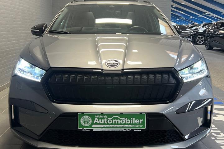 Grå Skoda Enyaq fra 2025
