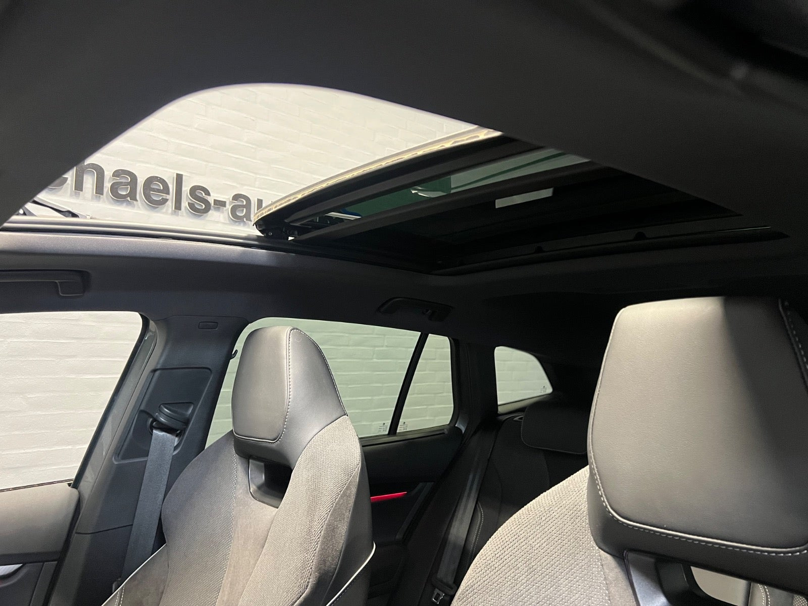Grå Skoda Enyaq fra 2025