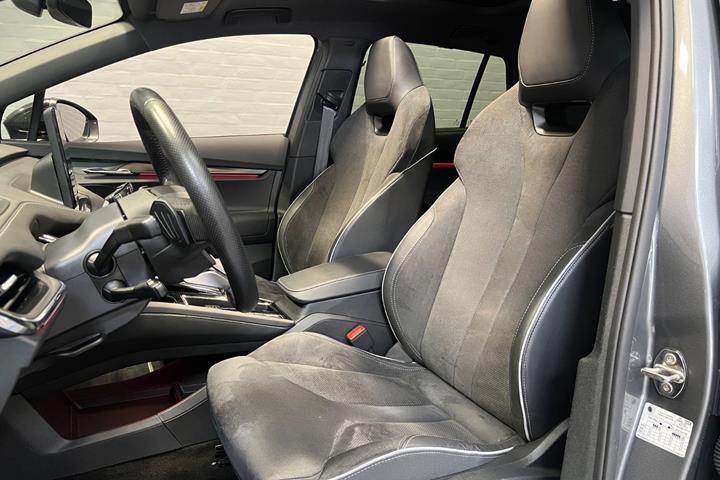Grå Skoda Enyaq fra 2025