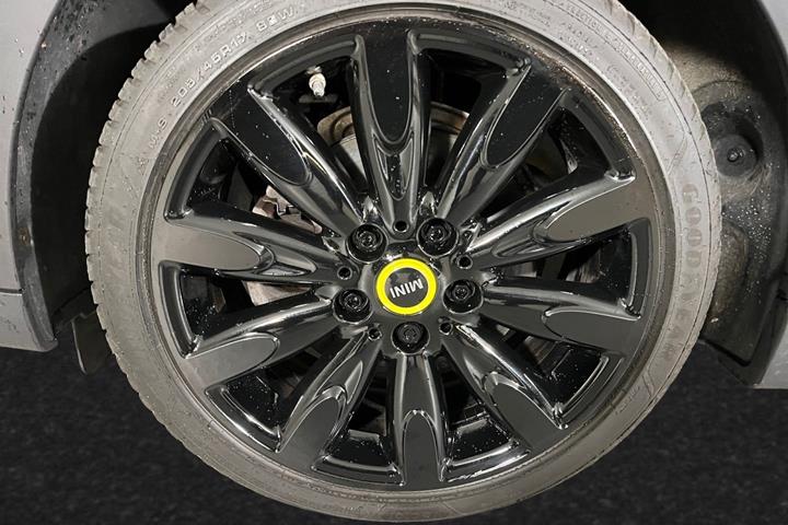Grøn Mini Cooper SE fra 2021
