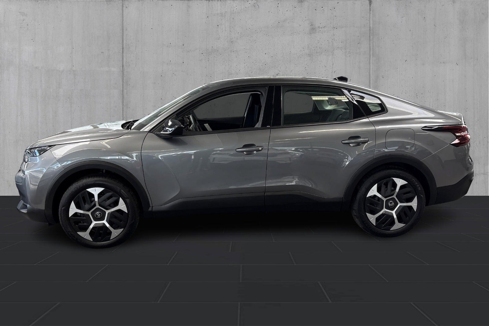Grå Citroën ë-C4 X fra 2025