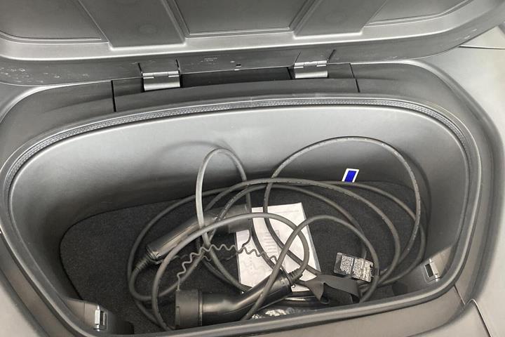 Blå Volvo XC40 fra 2023