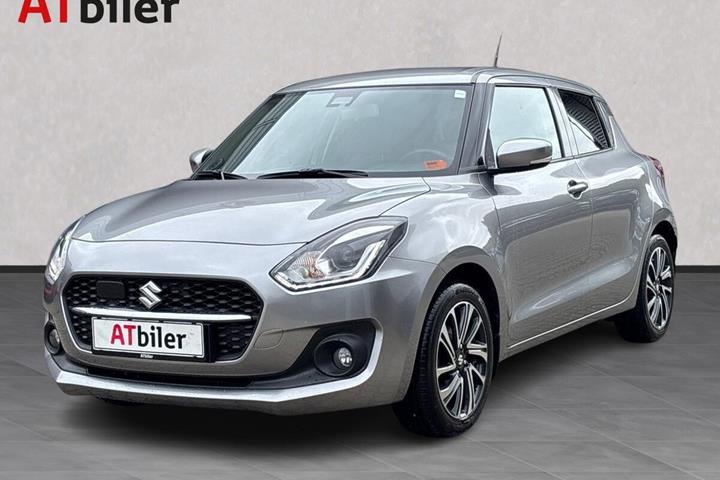 Sølv Suzuki Swift fra 2023 set udefra