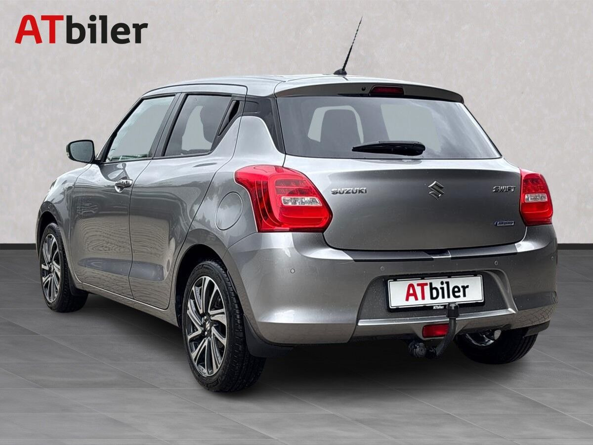 Sølv Suzuki Swift fra 2023