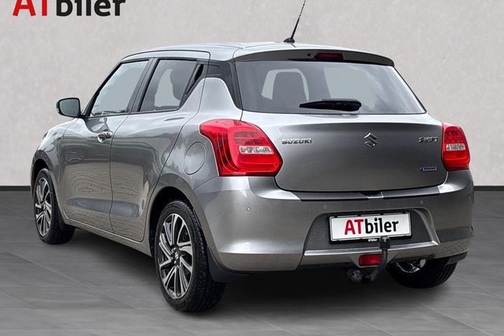 Sølv Suzuki Swift fra 2023