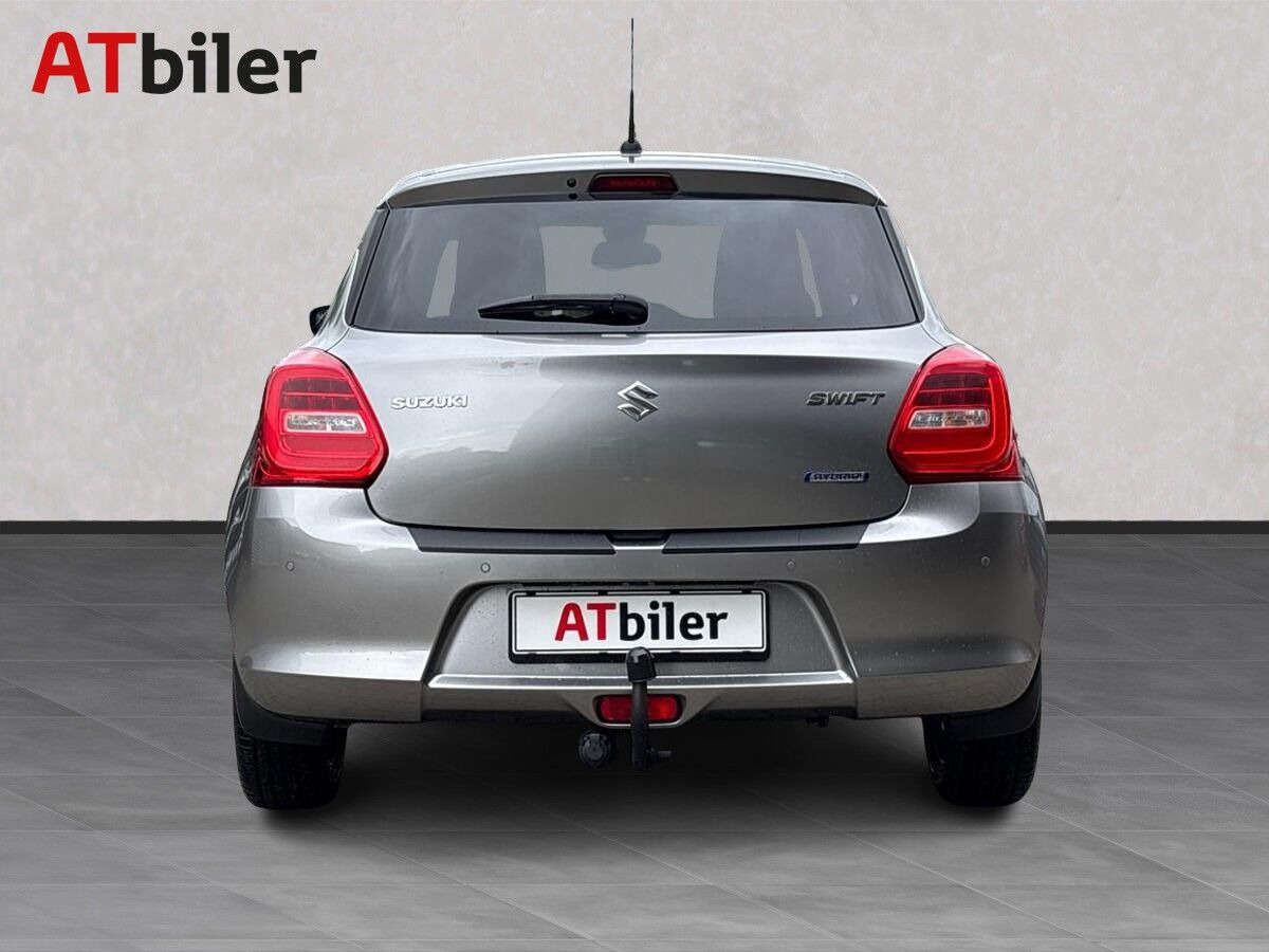 Sølv Suzuki Swift fra 2023