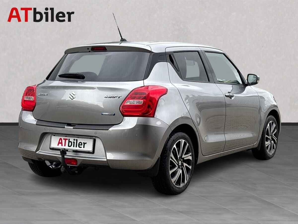 Sølv Suzuki Swift fra 2023