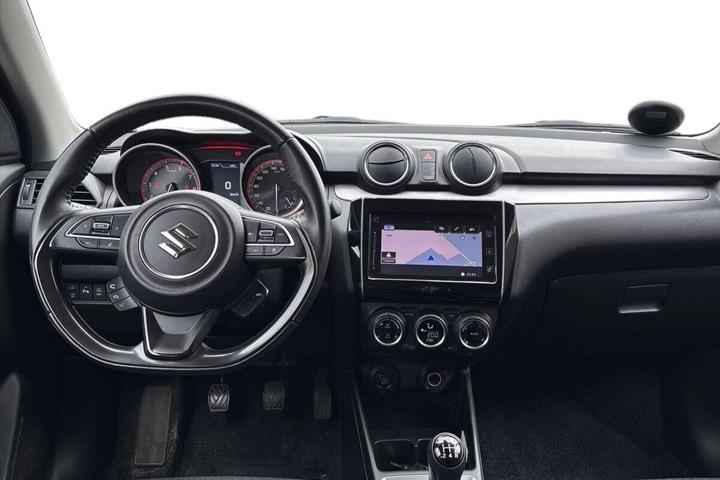 Sølv Suzuki Swift fra 2023
