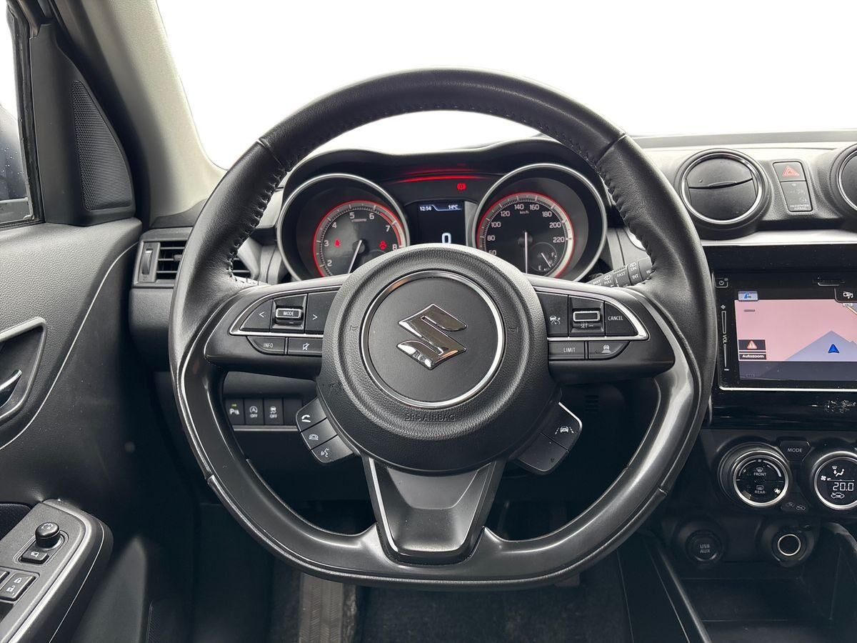 Sølv Suzuki Swift fra 2023