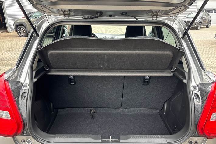 Sølv Suzuki Swift fra 2023