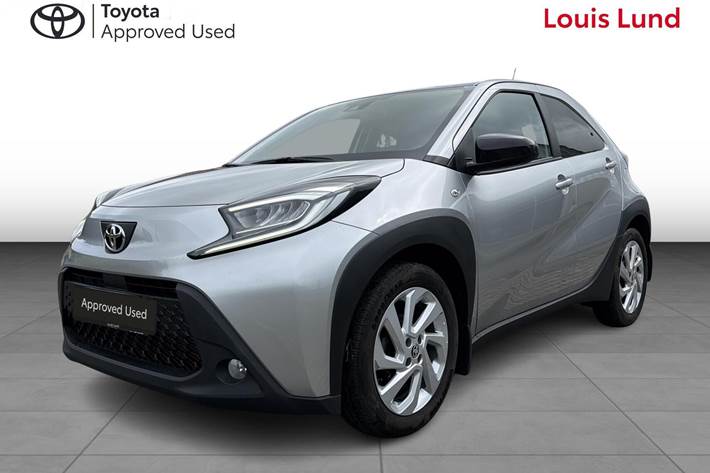Sølv Toyota Aygo X fra 2022