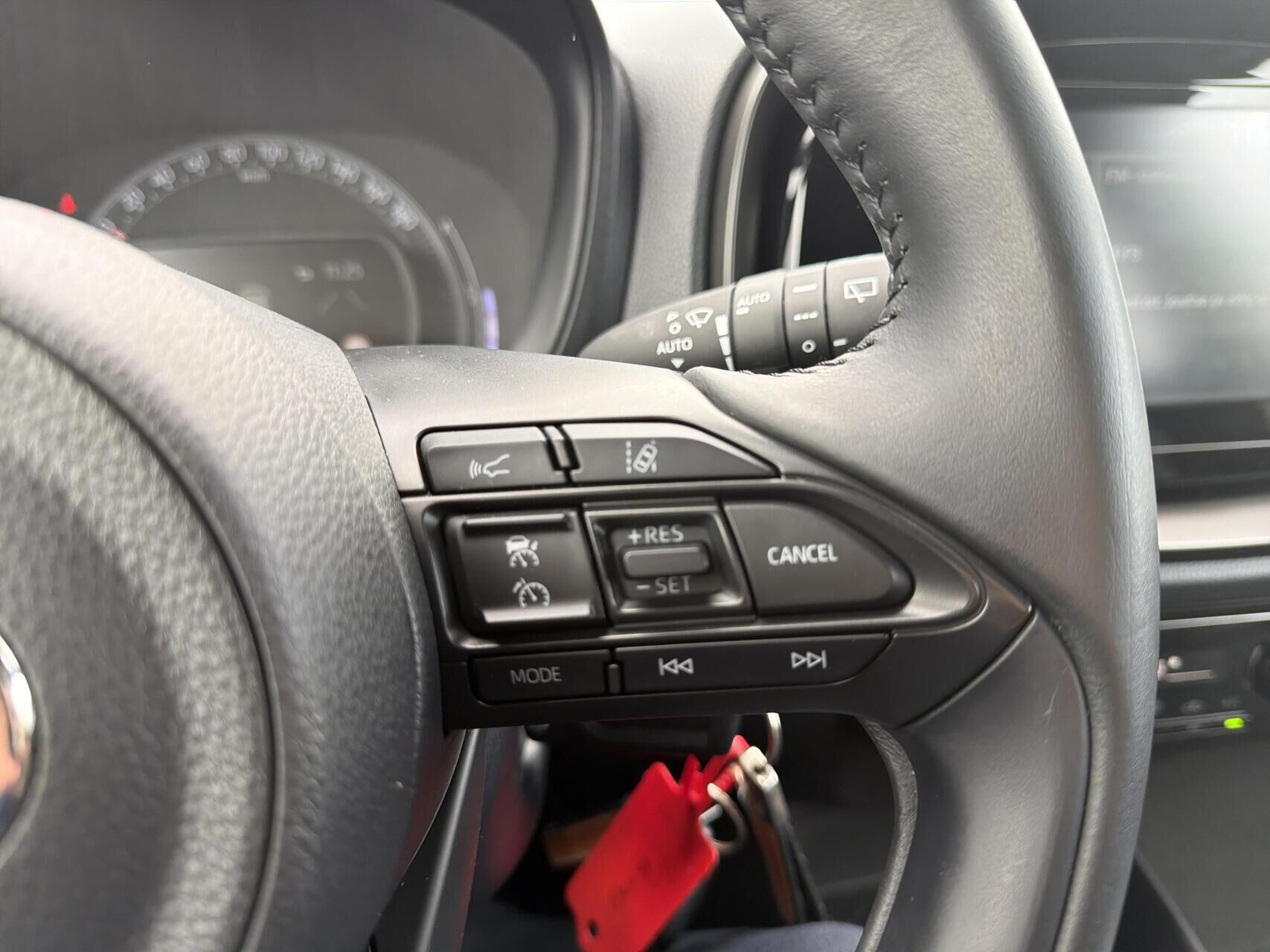 Sølv Toyota Aygo X fra 2022