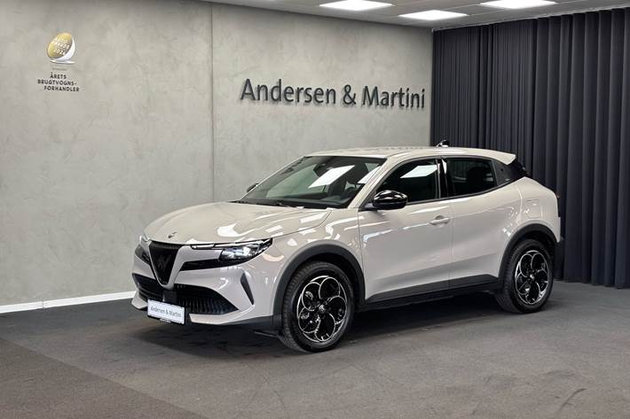 Hvid Alfa Romeo Junior fra 2025