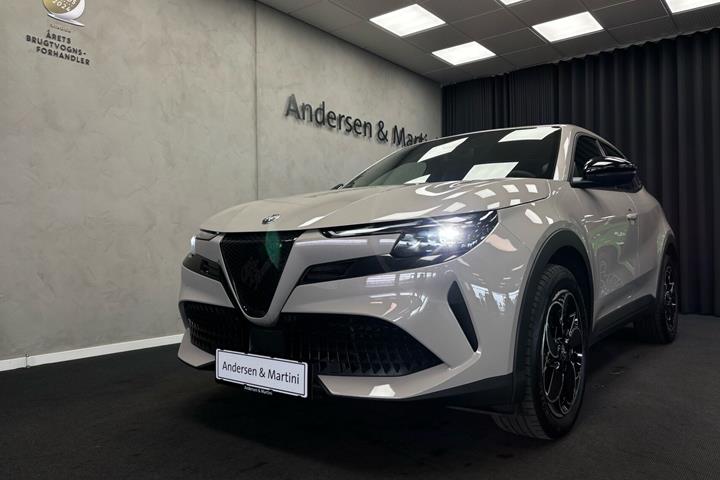 Hvid Alfa Romeo Junior fra 2025