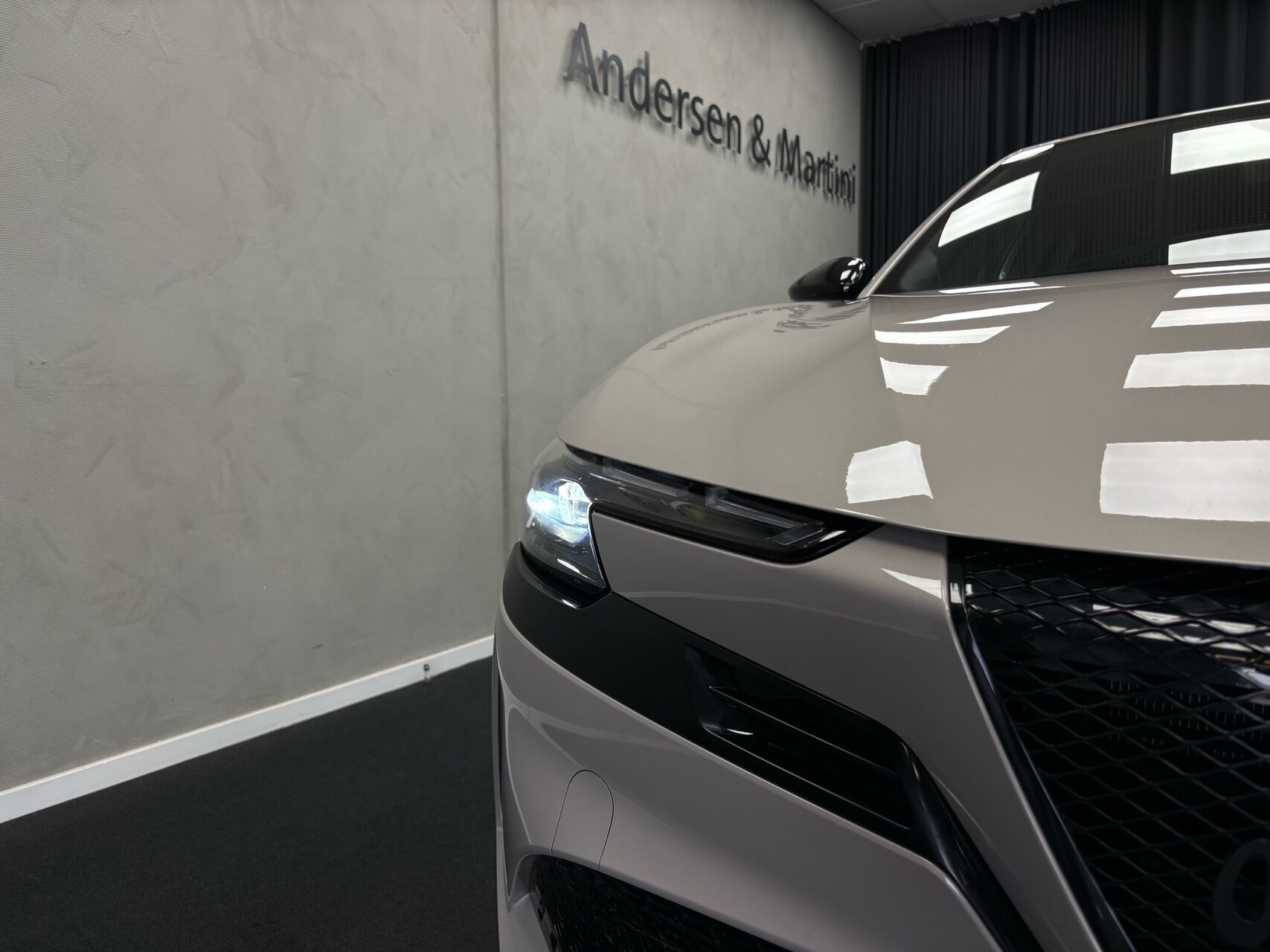 Hvid Alfa Romeo Junior fra 2025