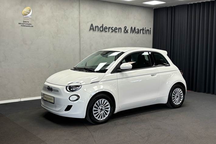 Hvid Fiat 500e fra 2023