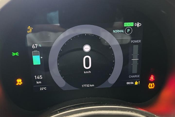 Hvid Fiat 500e fra 2023