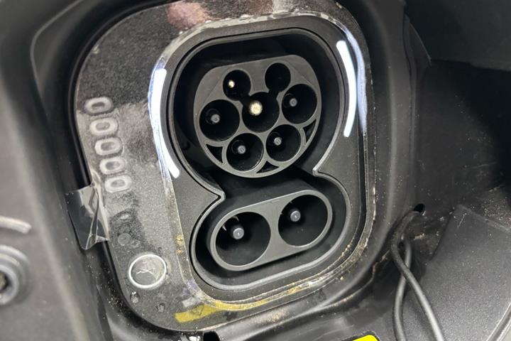 Hvid Fiat 500e fra 2023