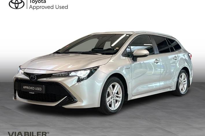 Grå Toyota Corolla fra 2022