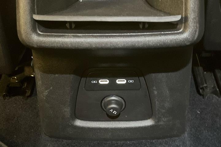 Grå Audi Q4 fra 2024