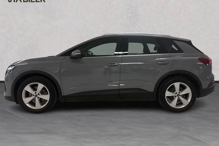 Grå Audi Q4 fra 2022