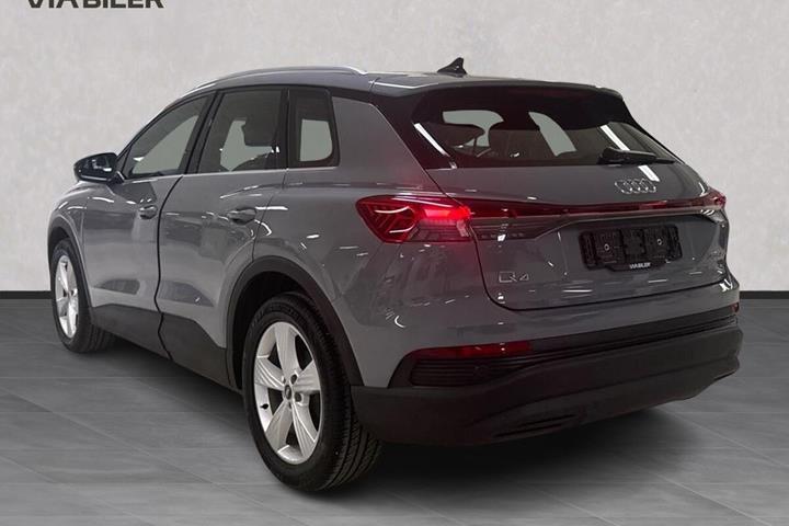 Grå Audi Q4 fra 2022