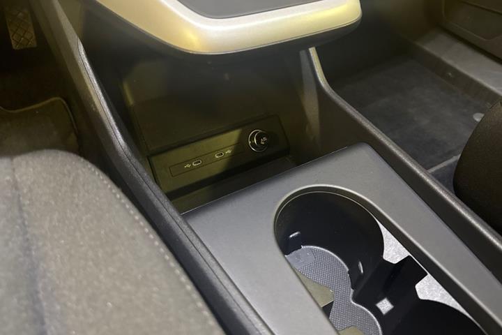 Grå Audi Q4 fra 2022