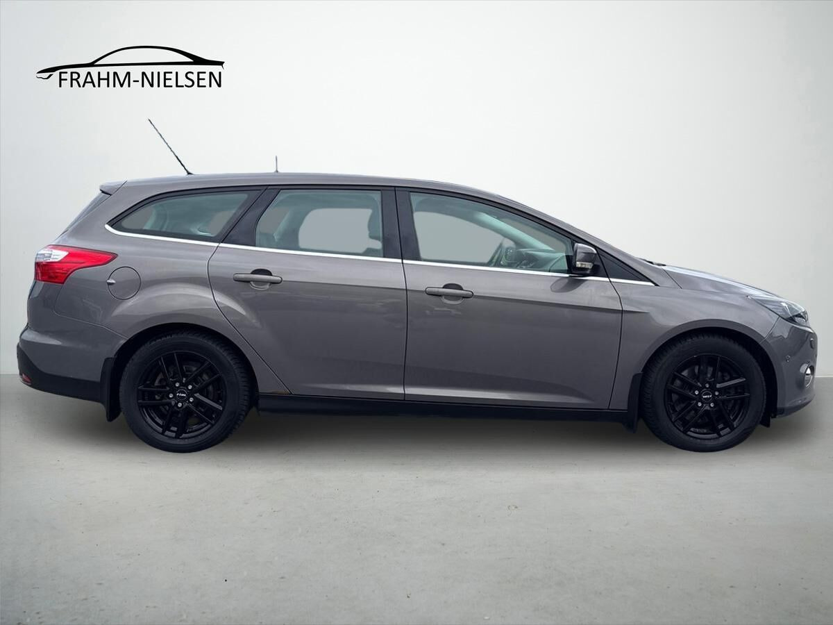 Grå Ford Focus fra 2011