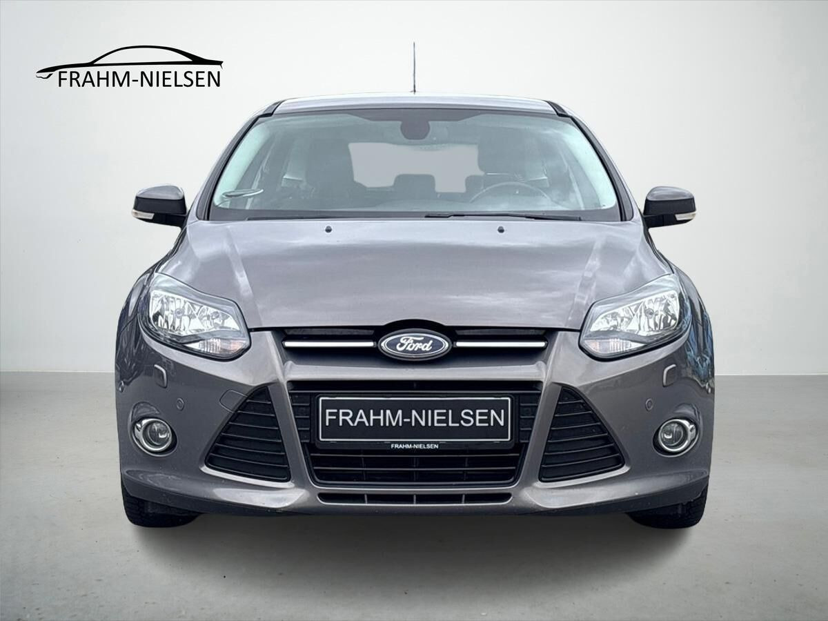 Grå Ford Focus fra 2011
