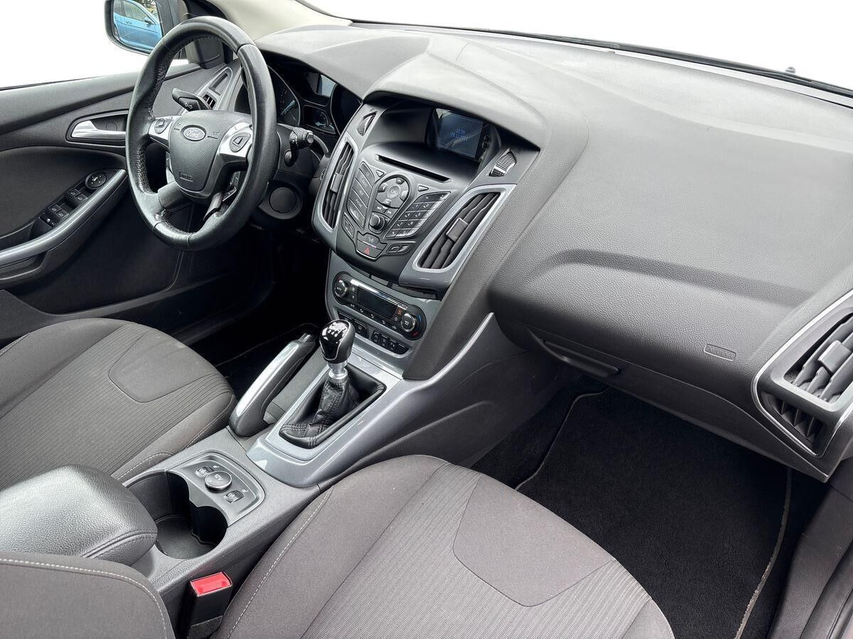Grå Ford Focus fra 2011