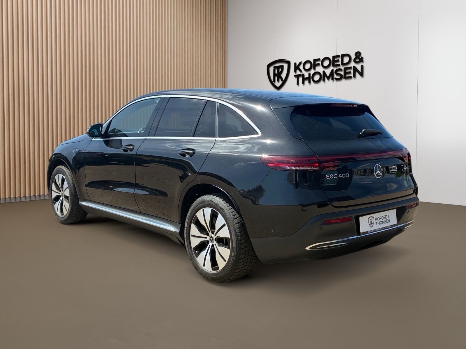 Sort Mercedes EQC 400 fra 2022