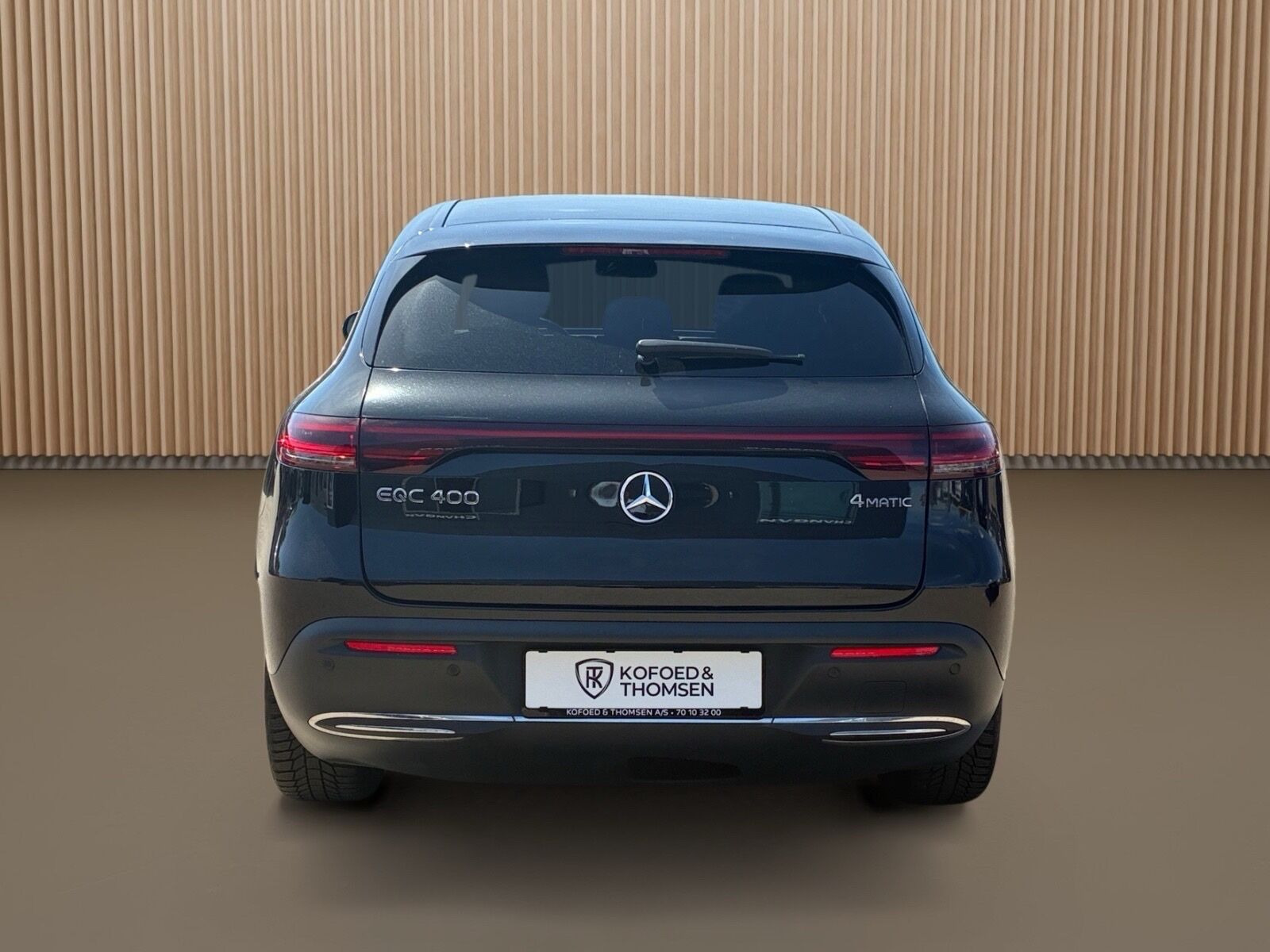 Sort Mercedes EQC 400 fra 2022