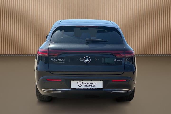 Sort Mercedes EQC 400 fra 2022