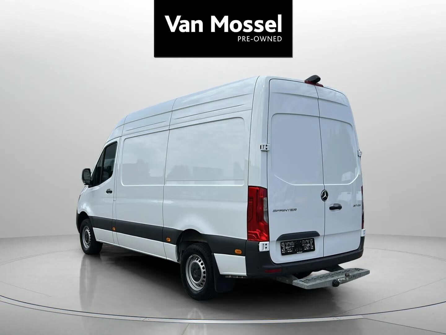 Hvid Mercedes Sprinter fra 2025