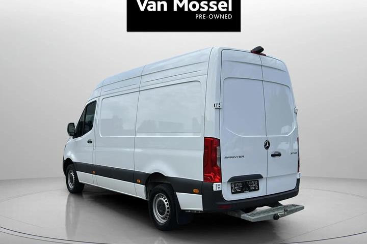 Hvid Mercedes Sprinter fra 2025