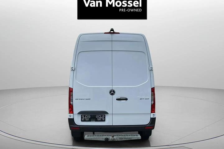 Hvid Mercedes Sprinter fra 2025