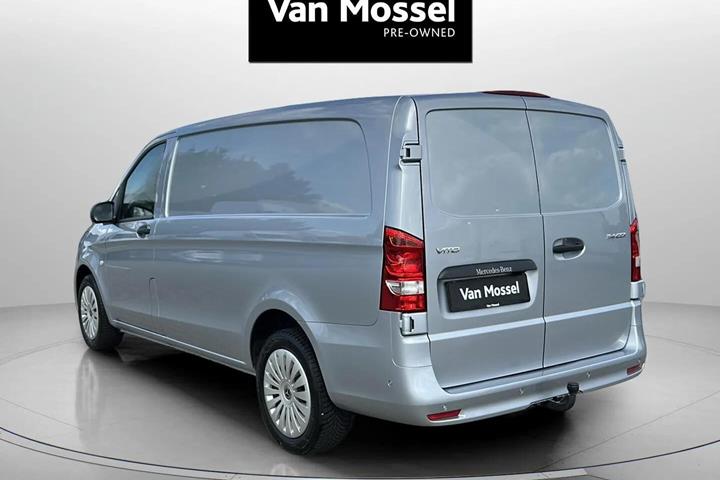 Sølv Mercedes Vito fra 2025