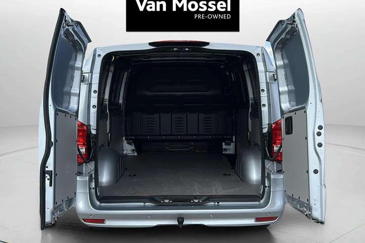 Sølv Mercedes Vito fra 2025