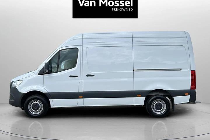 Hvid Mercedes Sprinter fra 2025