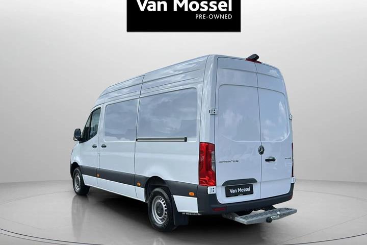 Hvid Mercedes Sprinter fra 2025