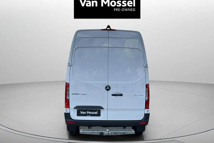 Hvid Mercedes Sprinter fra 2025