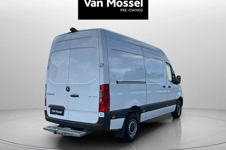 Hvid Mercedes Sprinter fra 2025